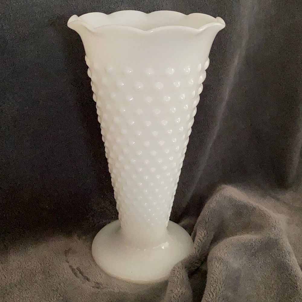 Milk glass vase